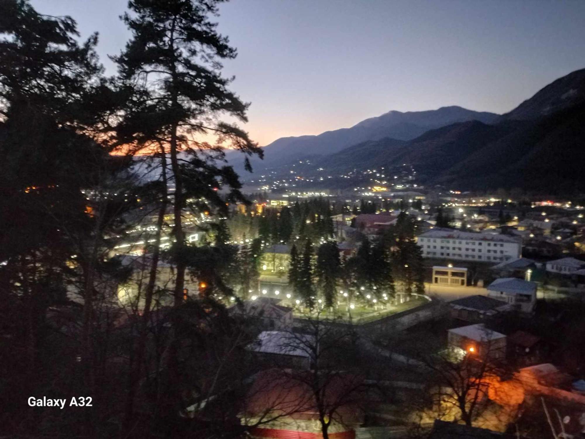 Brotseulebi Hotel แอมโบรเลารี ภายนอก รูปภาพ